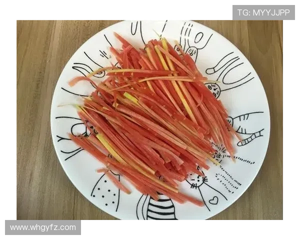 拉皮诺晒出冰箱里只有一瓶蛋白粉和半颗西兰花